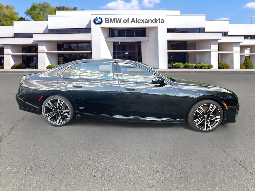 Used 2025 BMW i7 xDrive60 AWD/4WD image 8
