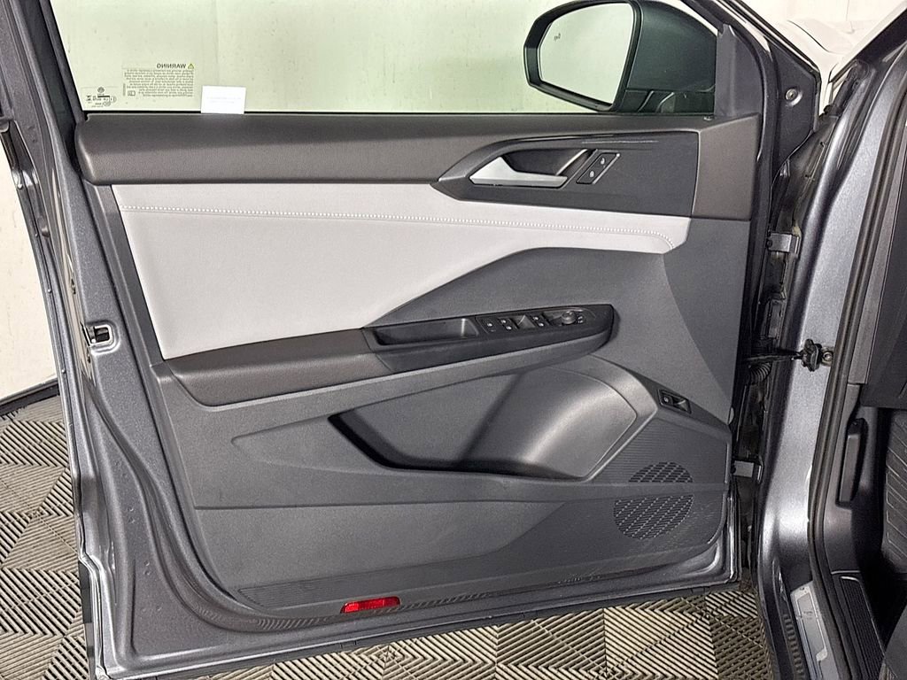 Certified 2023 Volkswagen Taos SEL image 10