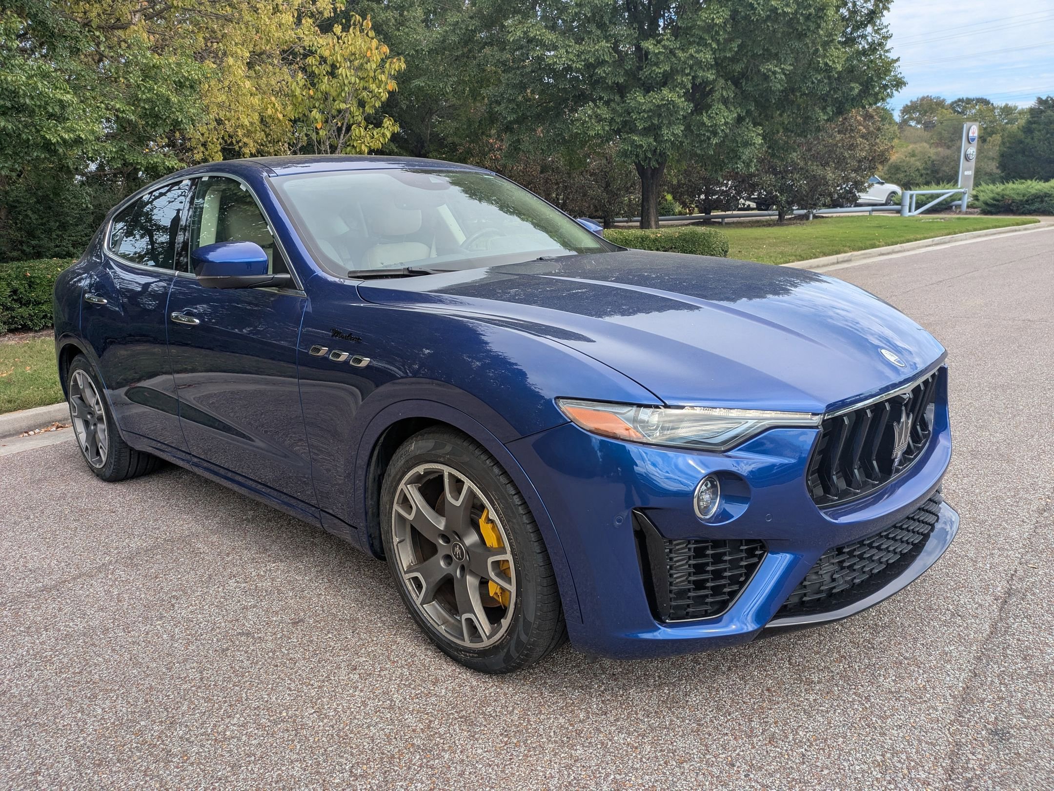 Certified 2022 Maserati Levante Modena image 8