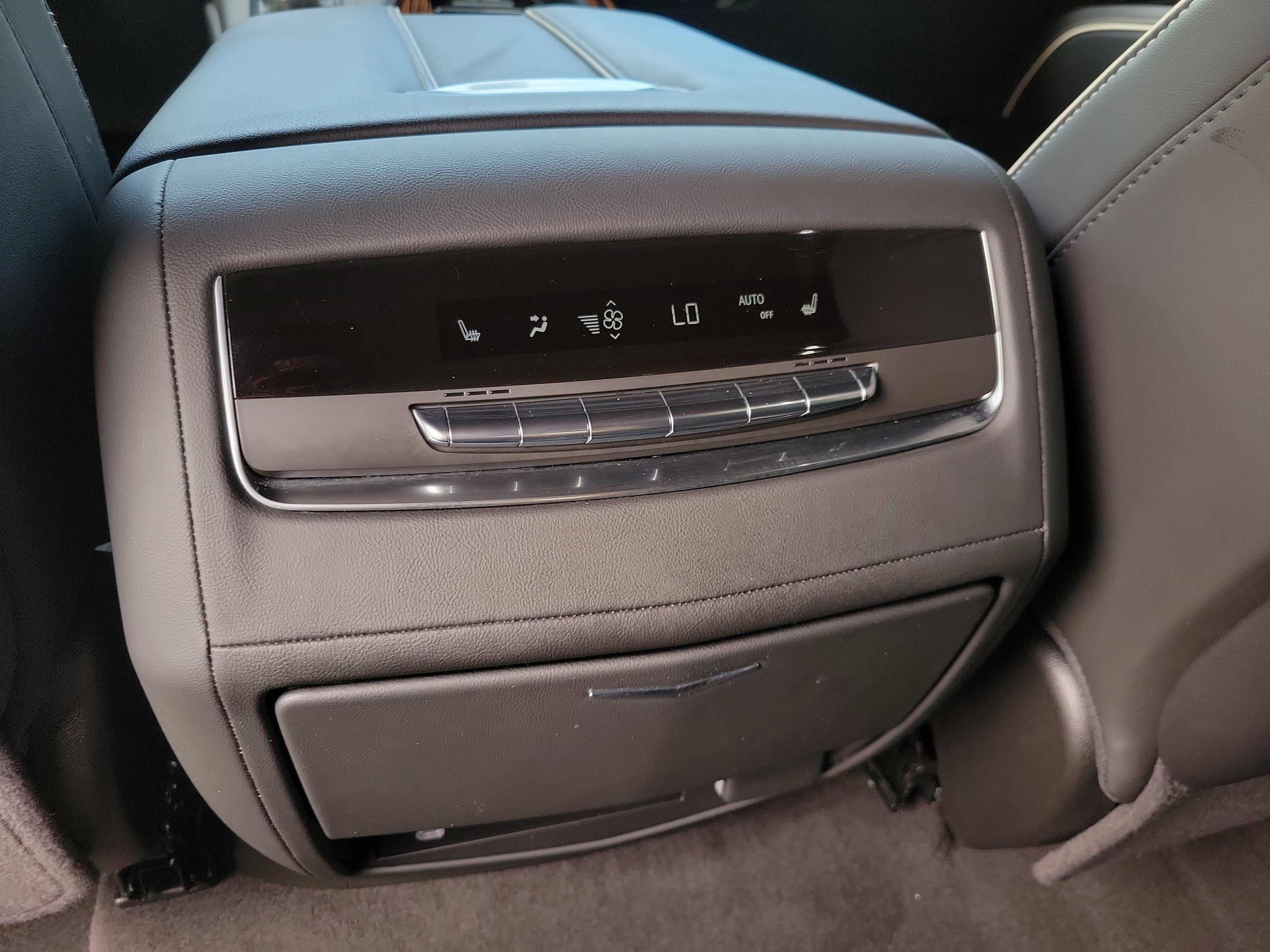 Used 2024 Cadillac Escalade Premium Luxury w/ LPO, Floor Liner Package RWD image 15