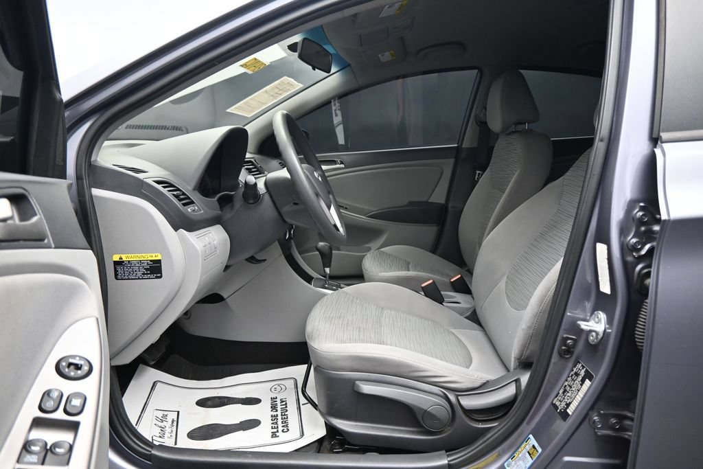 Used 2015 Hyundai Accent GLS FWD image 9