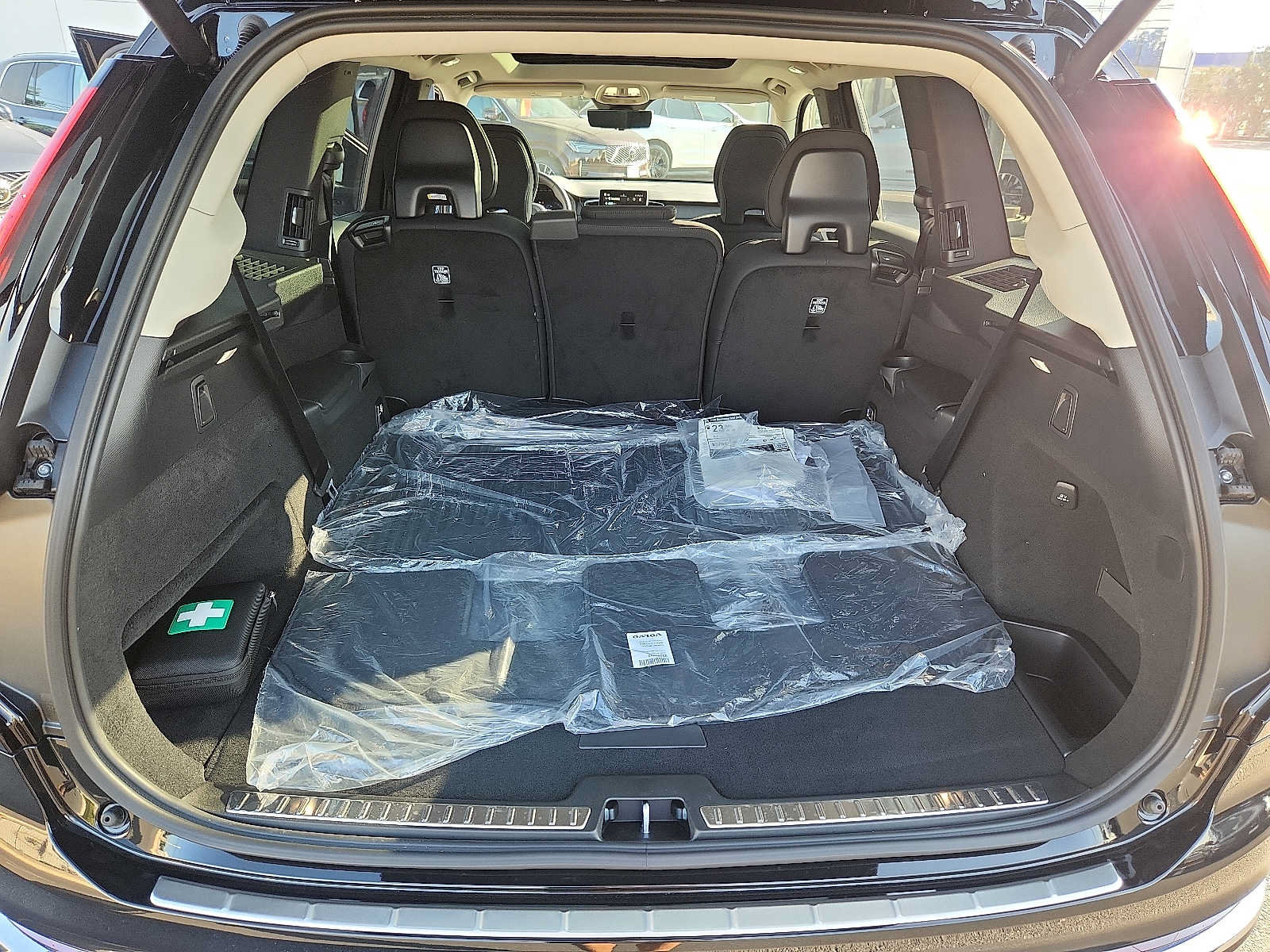 Used 2026 Volvo XC90 B6 Plus w/ Protection Package Premier AWD/4WD image 27