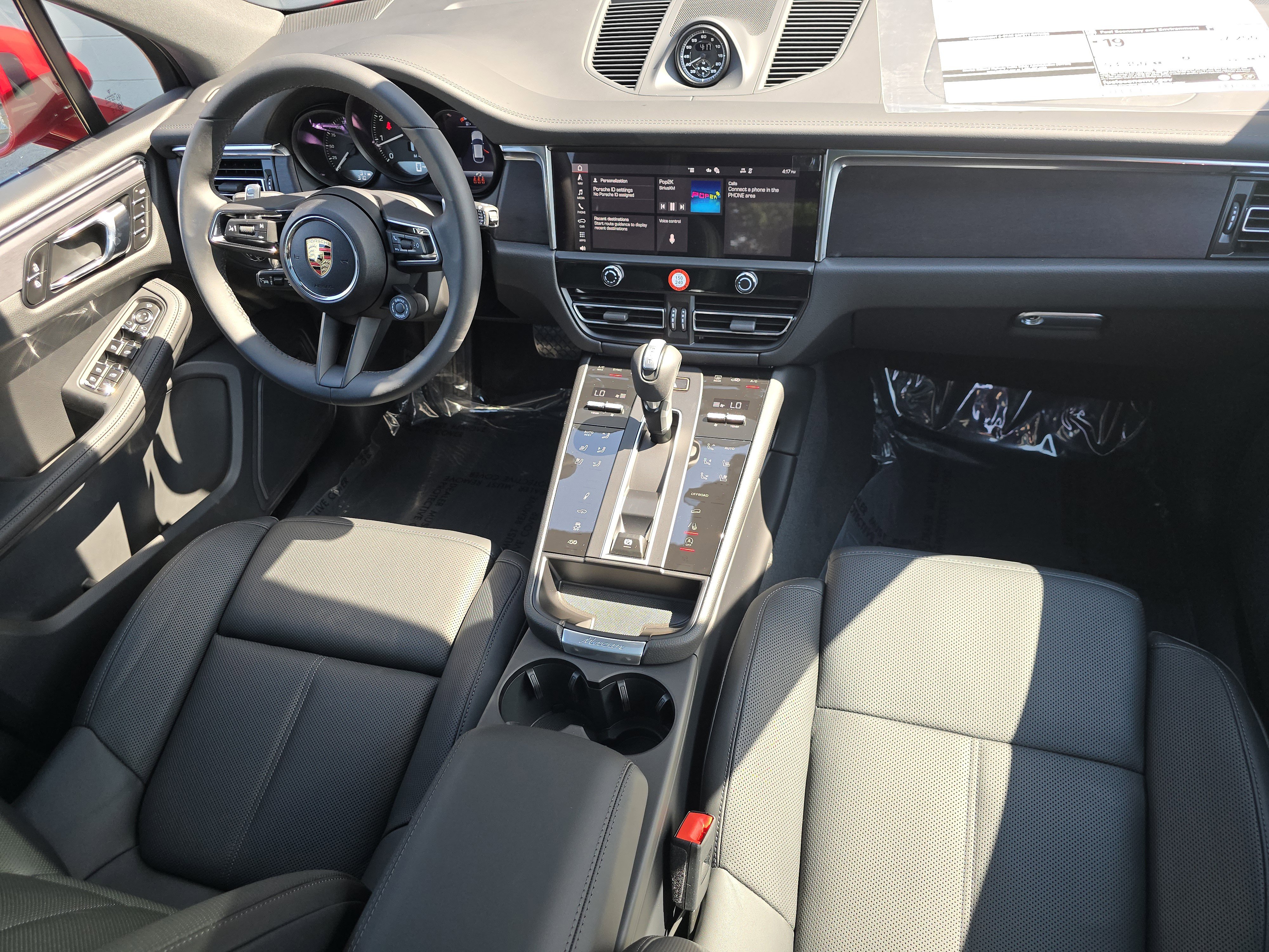 New 2025 Porsche Macan GTS image 24