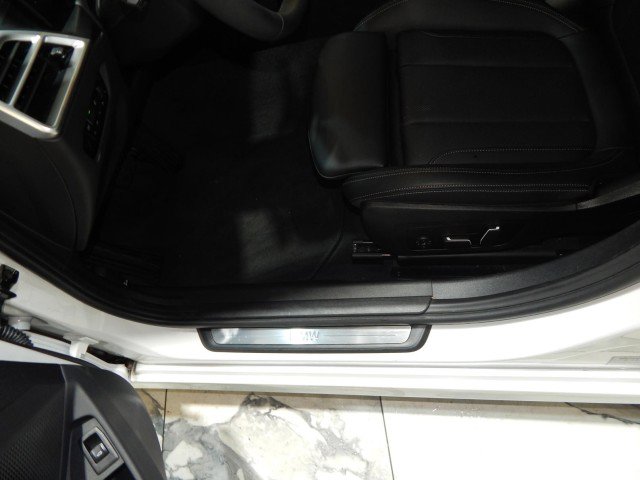 Used 2025 BMW 330i xDrive Sedan w/ Convenience Package image 13