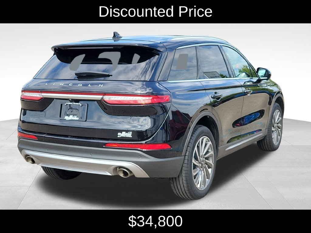 Used 2024 Lincoln Corsair Reserve w/ Equipment Group 201A AWD/4WD image 3