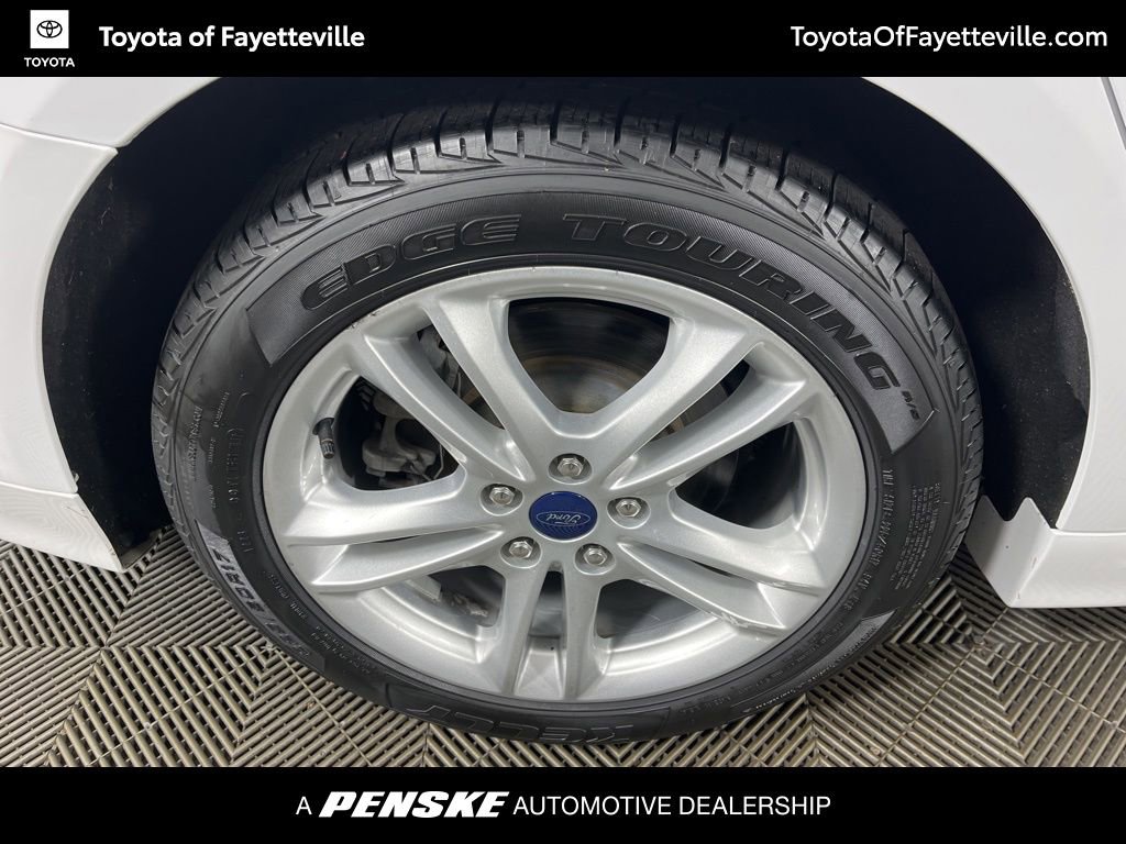 Used 2018 Ford Fusion SE image 12