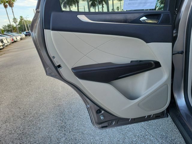 Used 2018 Lincoln MKC Reserve w/ Lincoln MKC Climate Package FWD image 15