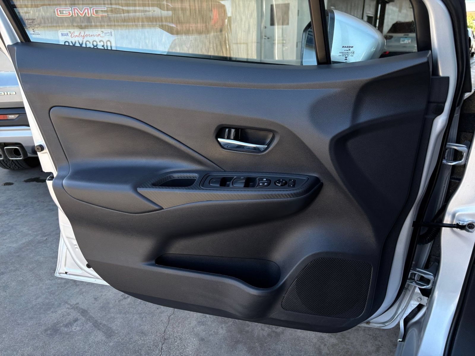 Used 2025 Nissan Versa SV FWD image 18