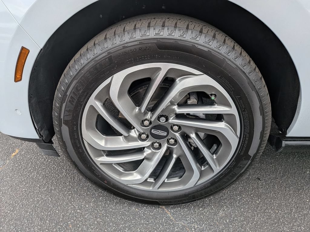 Used 2025 Lincoln Navigator Reserve AWD/4WD image 9