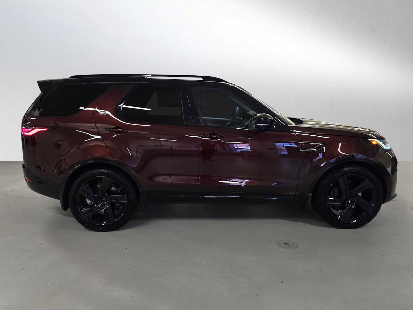 New 2026 Land Rover Discovery Limited Edition AWD/4WD image 6