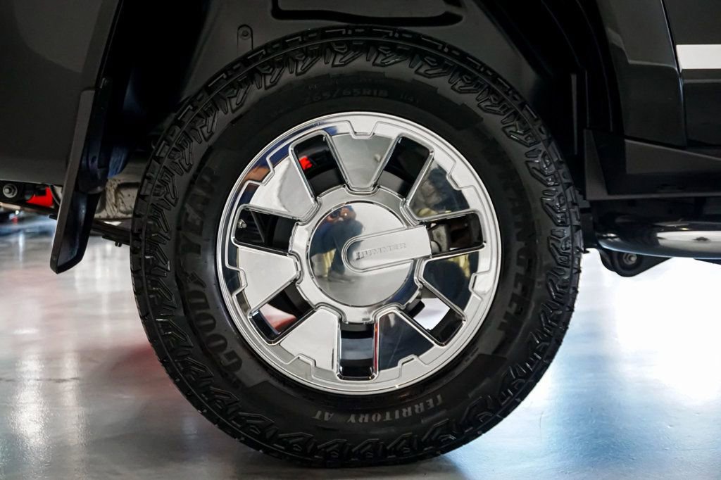 Used 2009 HUMMER H3 Alpha image 37