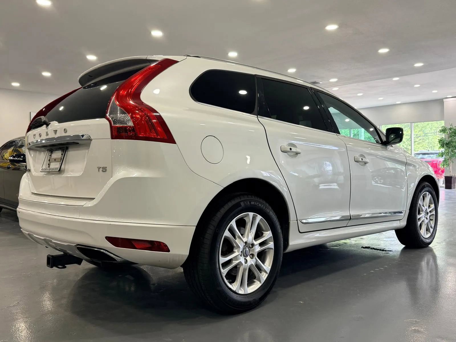 Used 2015 Volvo XC60 T5 Premier image 4