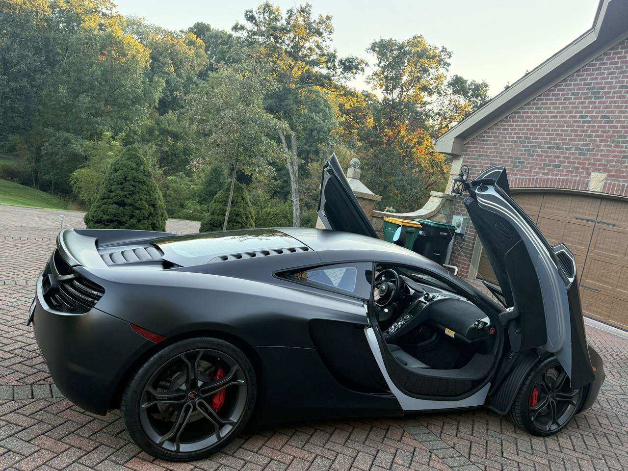 Used 2012 McLaren MP4-12C Coupe RWD image 6