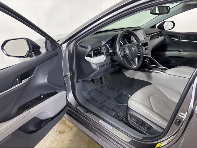 Used 2023 Toyota Camry XLE image 2