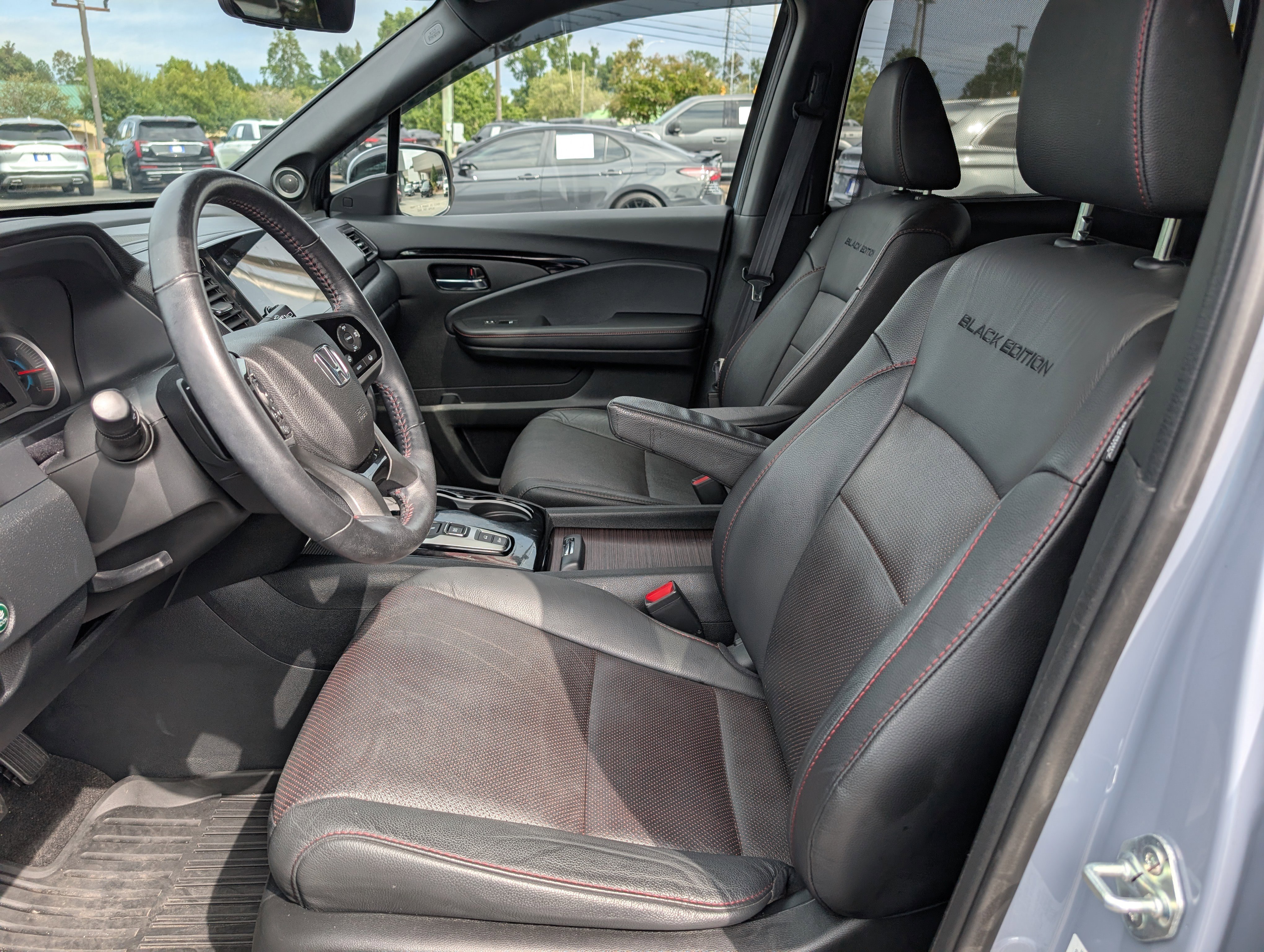 Used 2022 Honda Pilot Black Edition image 35