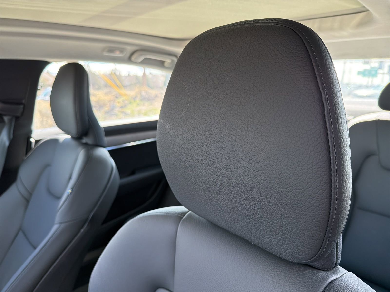 Certified 2025 Volvo S90 B6 Plus w/ Protection Package Premier image 17