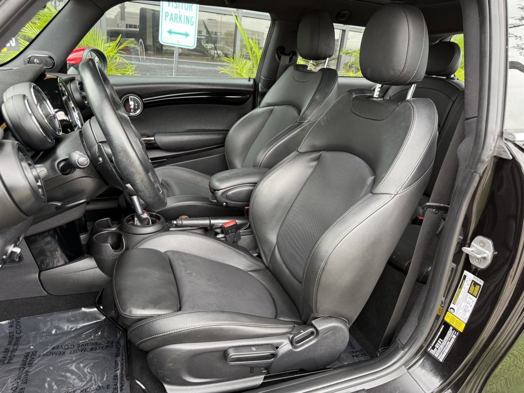 Used 2019 MINI Cooper S w/ Premium Package image 10