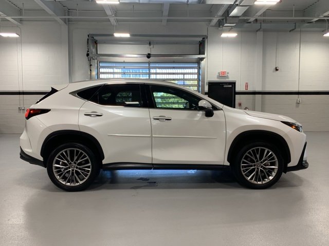 Used 2022 Lexus NX 350h AWD image 9