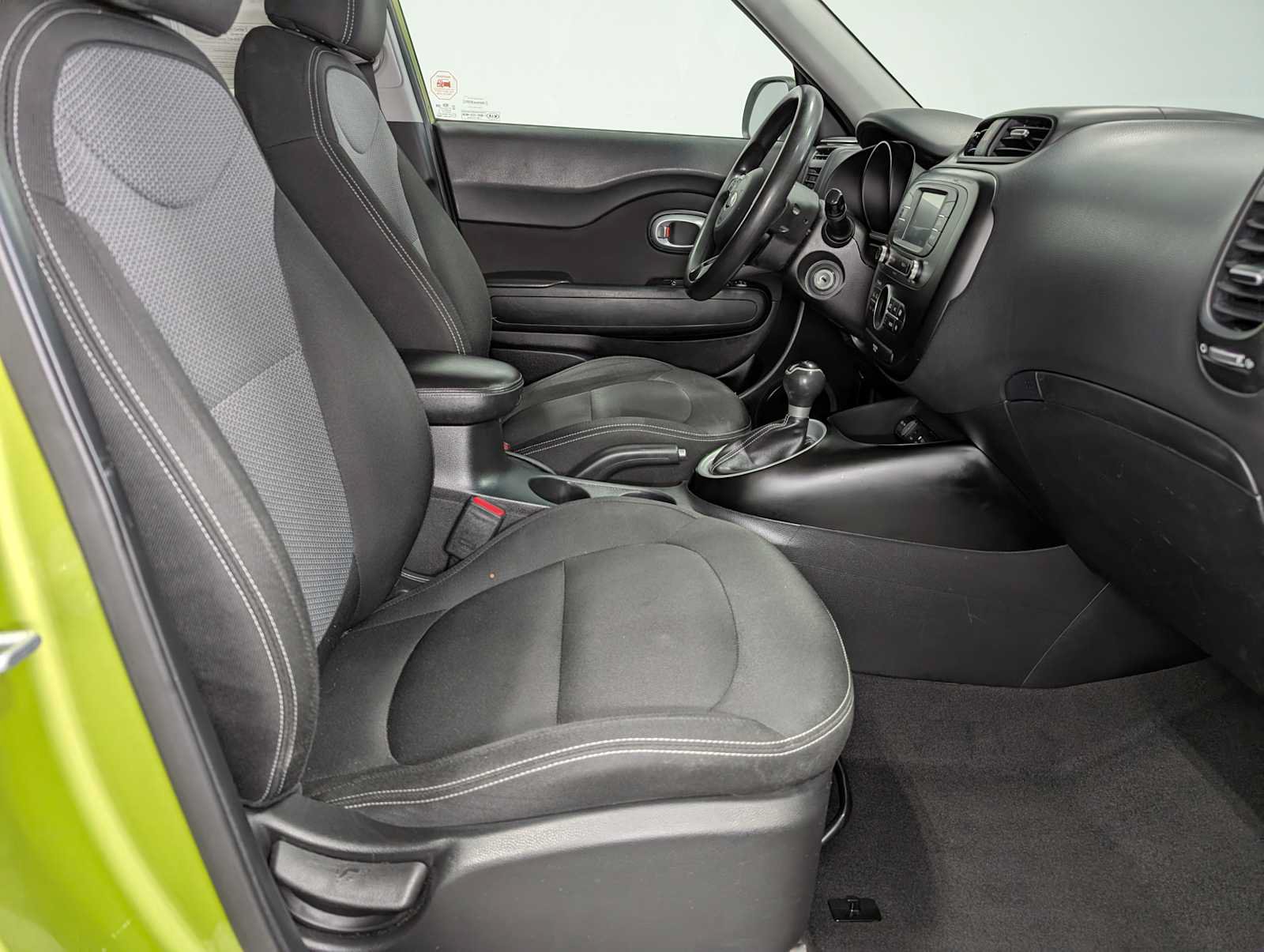Used 2017 Kia Soul + FWD image 37