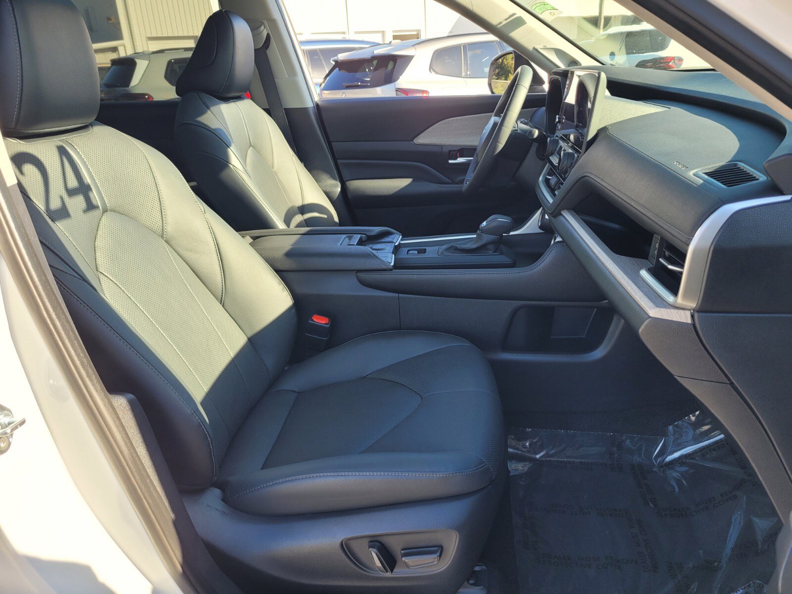 Used 2024 Toyota Grand Highlander Limited image 17