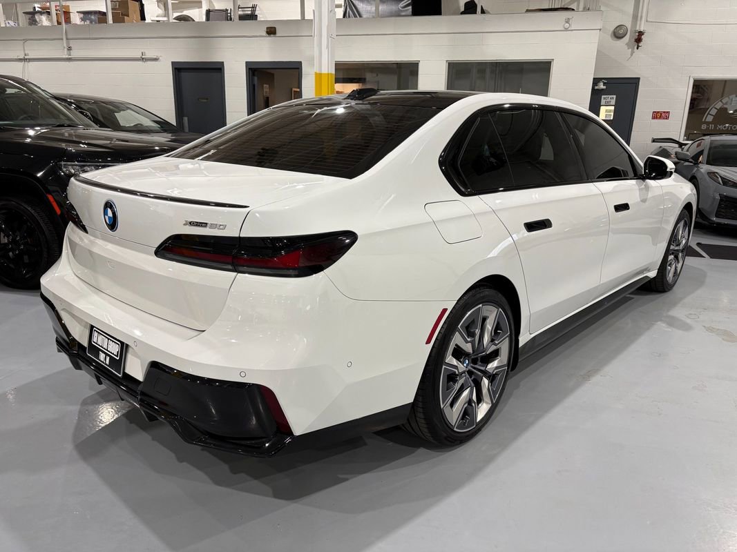 Used 2024 BMW i7 xDrive60 image 7