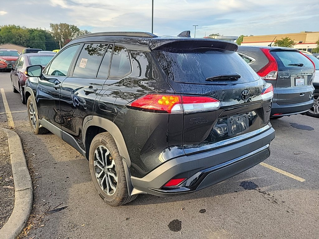 Used 2024 Toyota Corolla Cross AWD Hybrid image 4