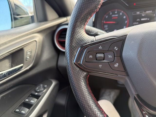 Used 2024 Chevrolet Trax RS image 32