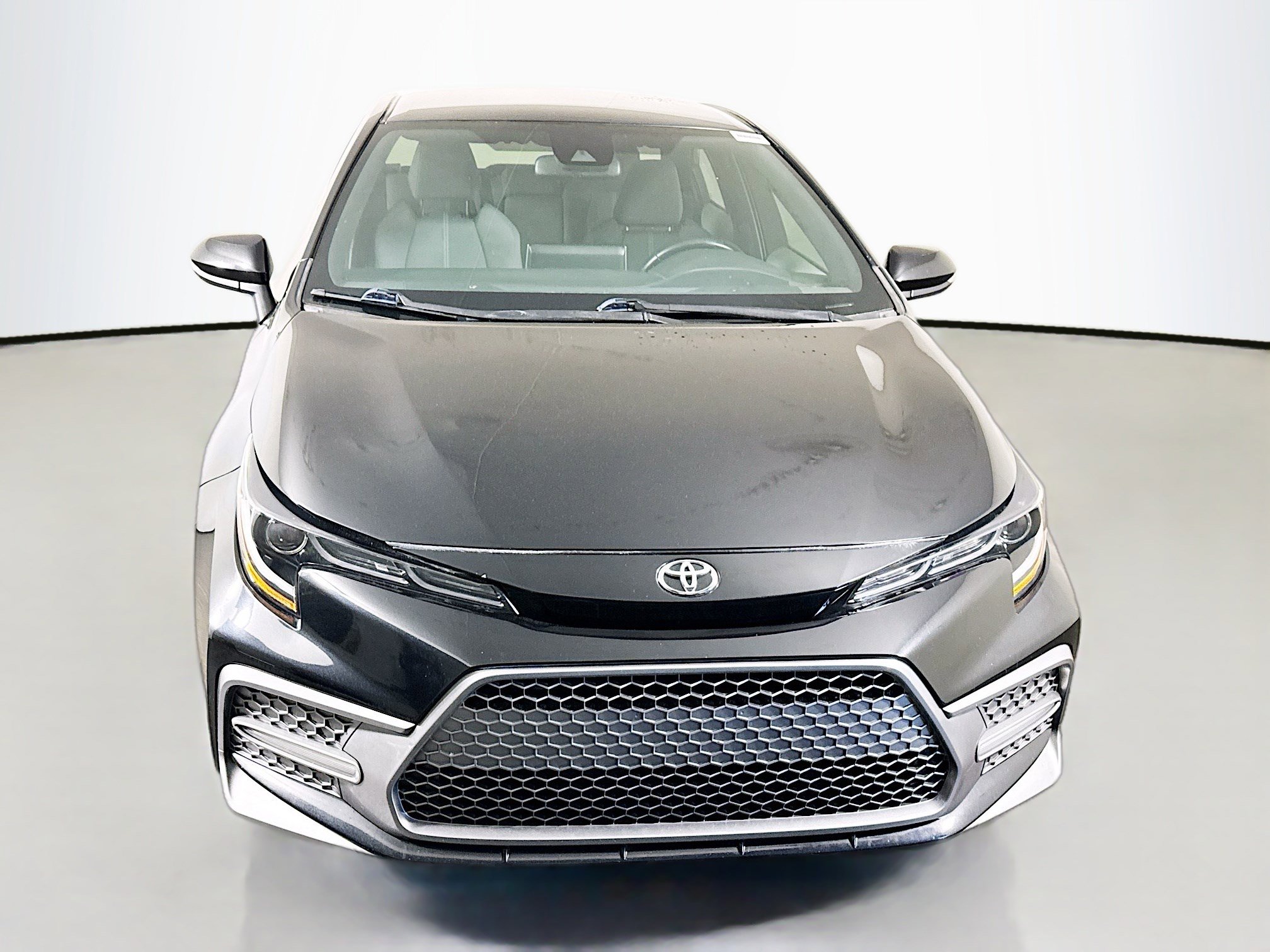 Used 2021 Toyota Corolla SE image 2