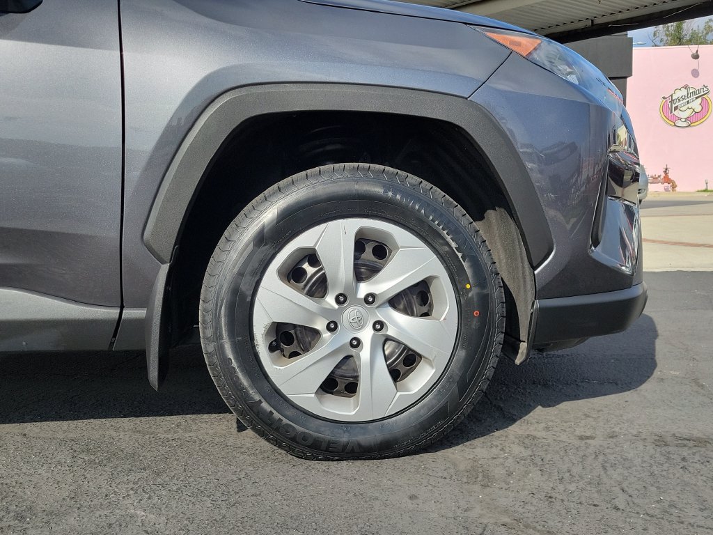 Used 2022 Toyota RAV4 LE AWD/4WD image 8