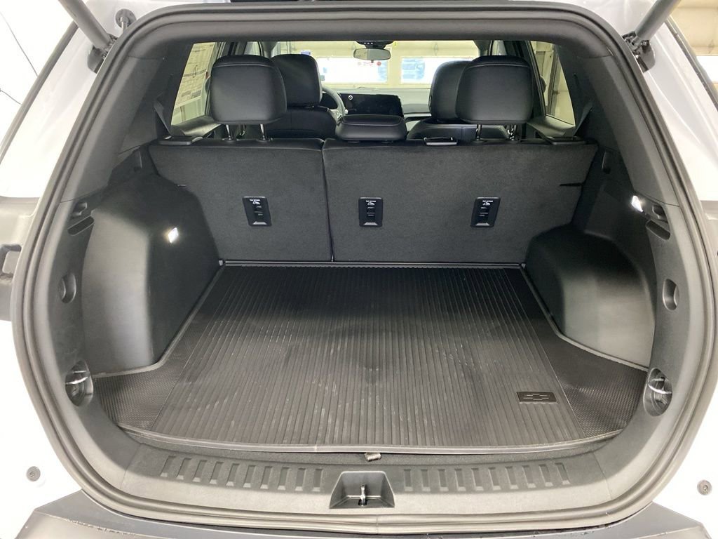 New 2026 Chevrolet Equinox LT w/ Convenience Package II image 17