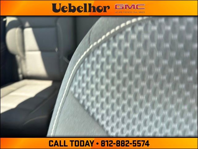 Used 2023 GMC Acadia SLE w/ Driver Convenience Package FWD image 21