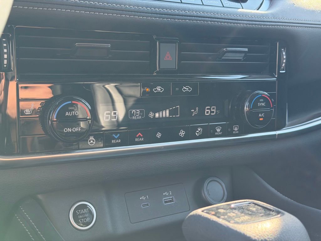 Used 2023 Nissan Rogue SL w/ SL Premium Package image 26