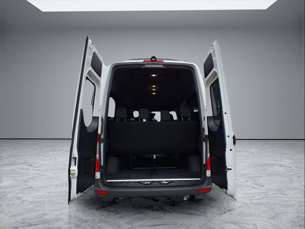 Used 2024 Mercedes-Benz Sprinter 2500 image 10