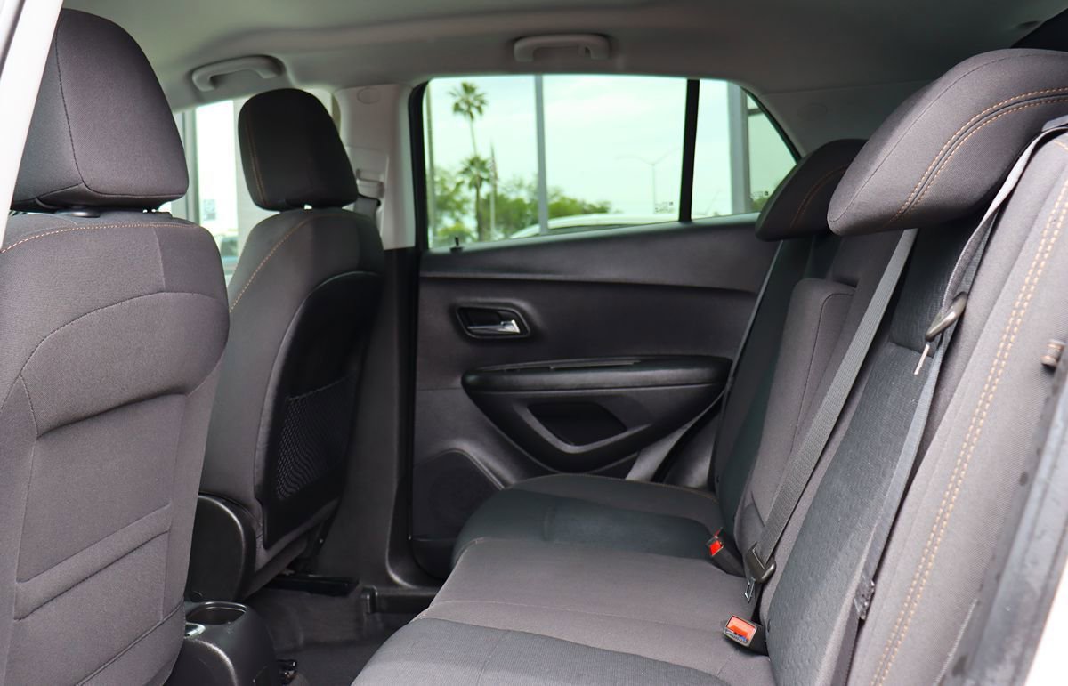 Used 2020 Chevrolet Trax LS FWD image 30