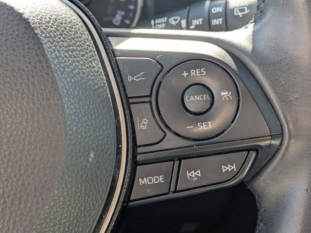 Used 2019 Toyota RAV4 XLE Premium image 18