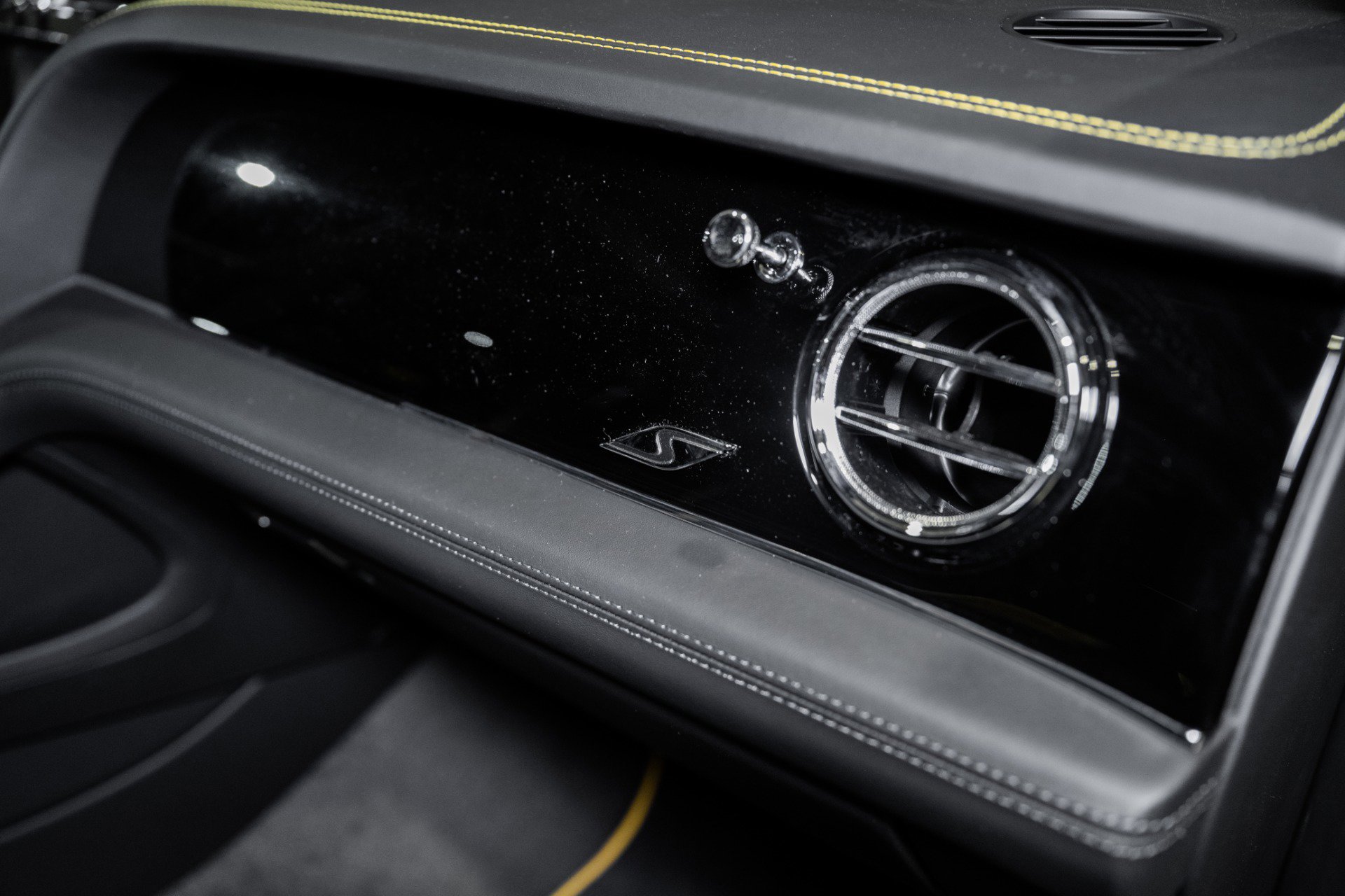 New 2025 Bentley Bentayga image 49