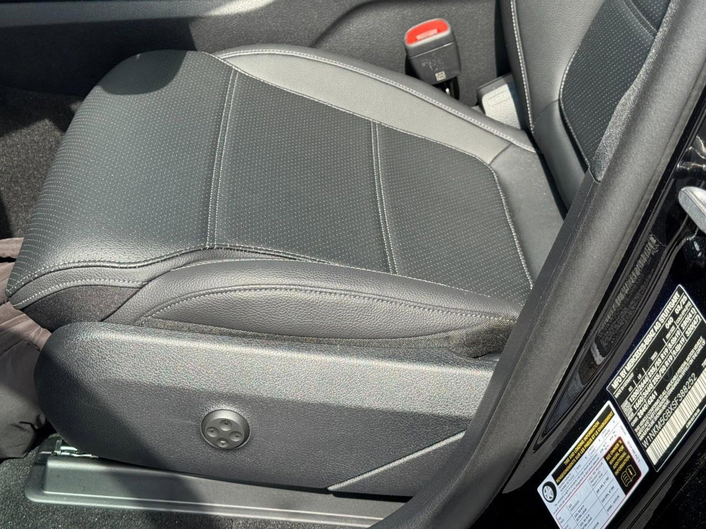 Certified 2025 Mercedes-Benz GLC 350e 4MATIC image 30