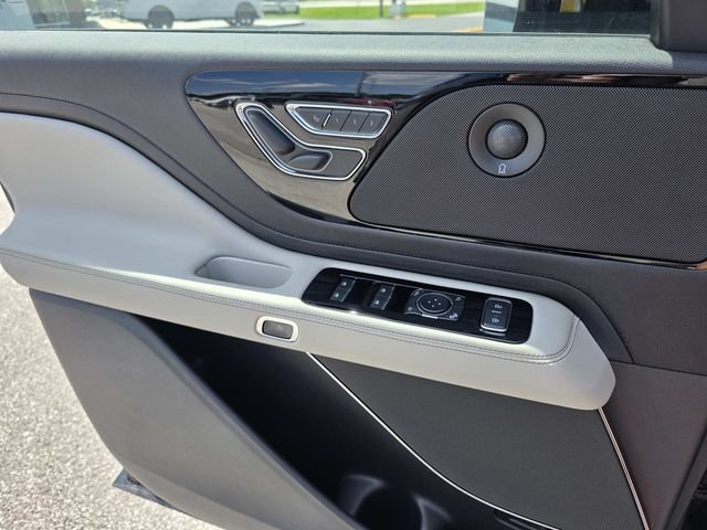 New 2026 Lincoln Aviator 2WD image 13