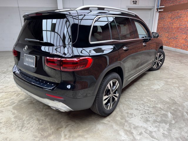 Used 2025 Mercedes-Benz GLB 250 4MATIC image 5