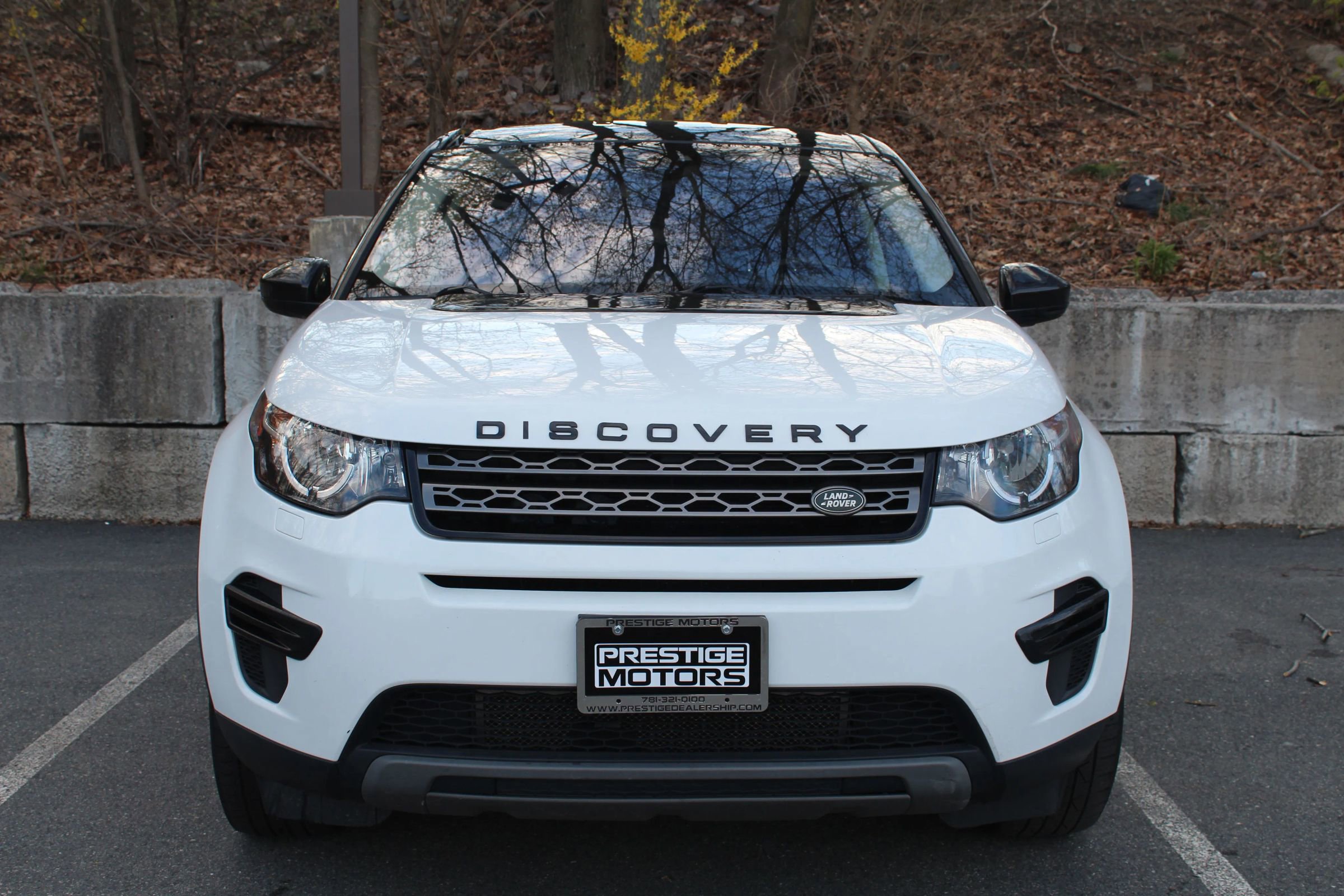 Used 2017 Land Rover Discovery Sport SE AWD/4WD image 3