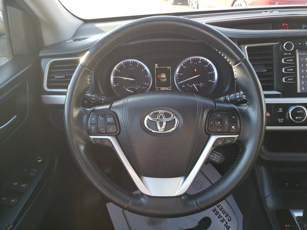 Used 2019 Toyota Highlander XLE image 16