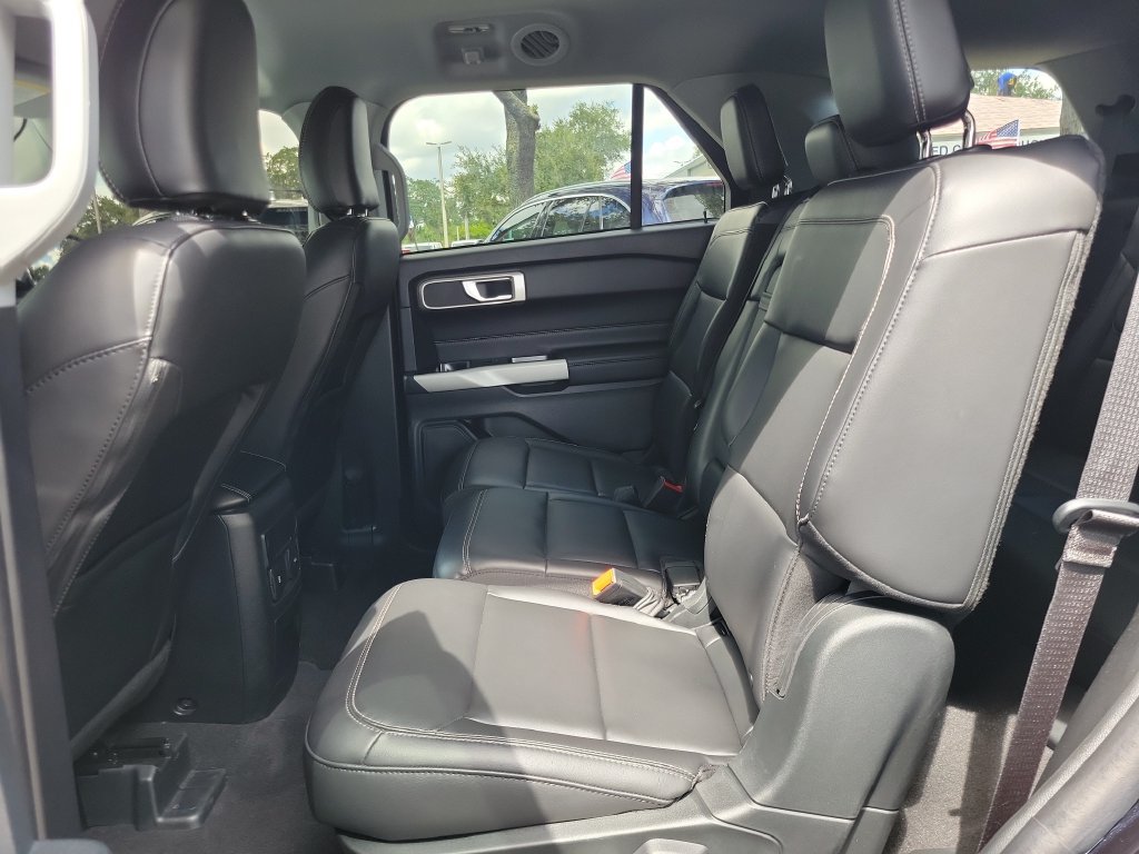 Used 2023 Ford Explorer XLT w/ Equipment Group 202A RWD image 8