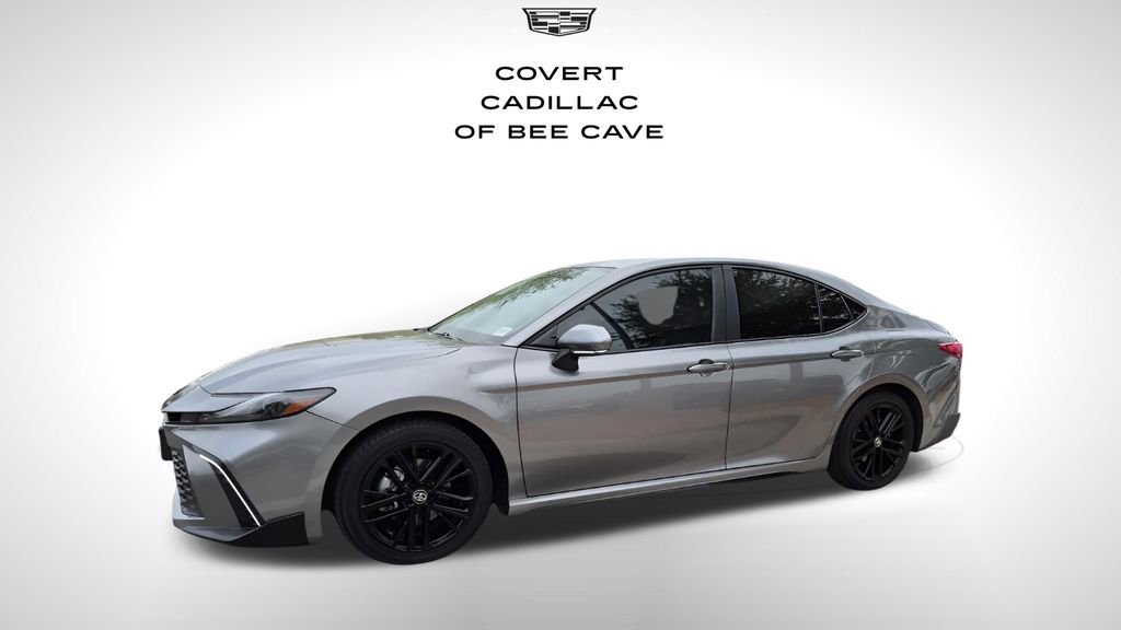 Used 2025 Toyota Camry SE w/ Convenience Package image 4