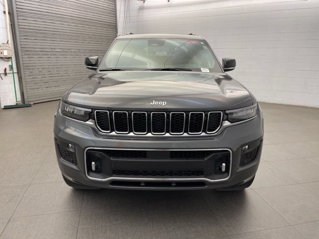New 2025 Jeep Grand Cherokee L Overland w/ Luxury Tech Group IV AWD/4WD image 9