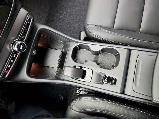 New 2026 Volvo XC40 B5 Core w/ Climate Package image 21