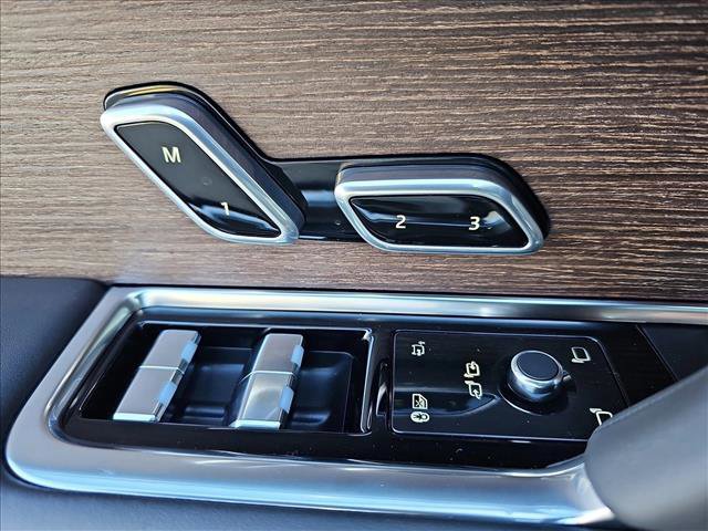 New 2025 Land Rover Range Rover SE image 26
