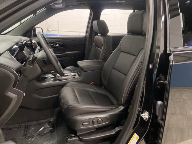 Used 2023 Chevrolet Traverse RS image 4