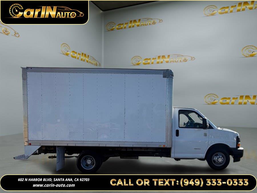 Used 2016 Chevrolet Express 4500 RWD image 4