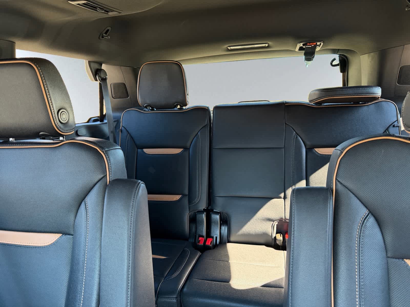 Used 2023 GMC Yukon AT4 w/ AT4 Premium Package image 30
