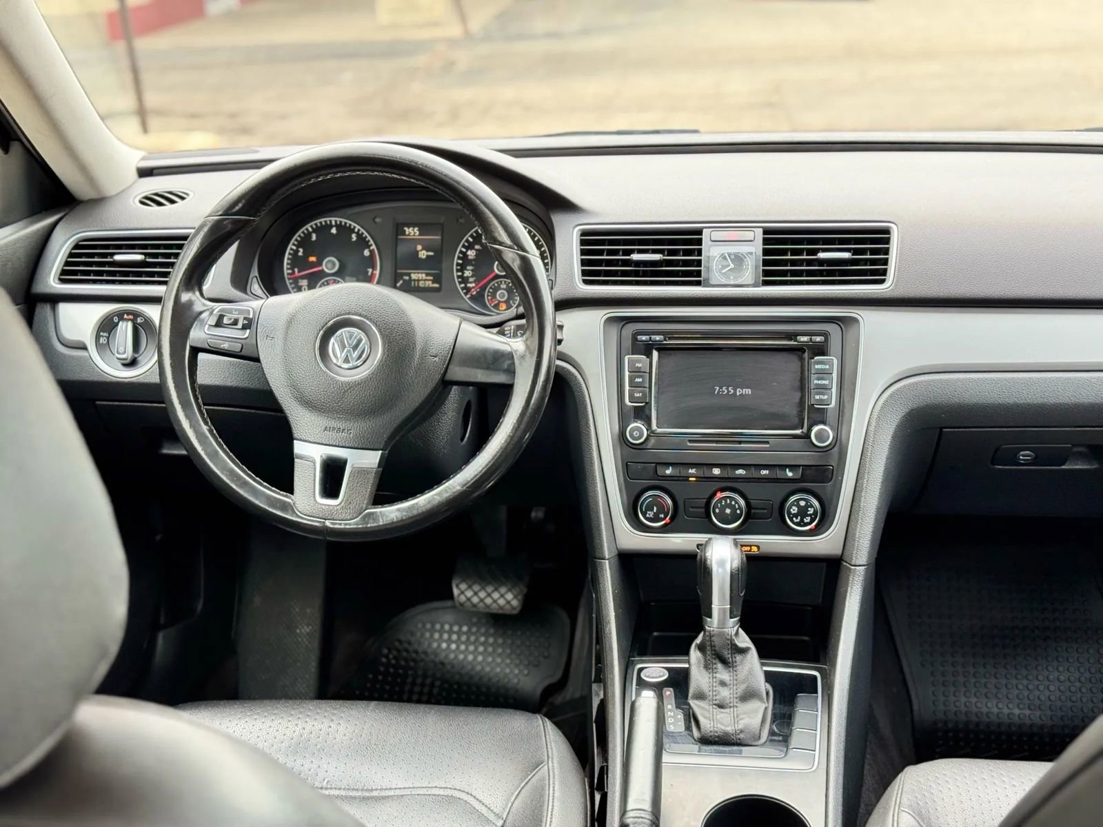 Used 2015 Volkswagen Passat 1.8T Limited Edition image 13